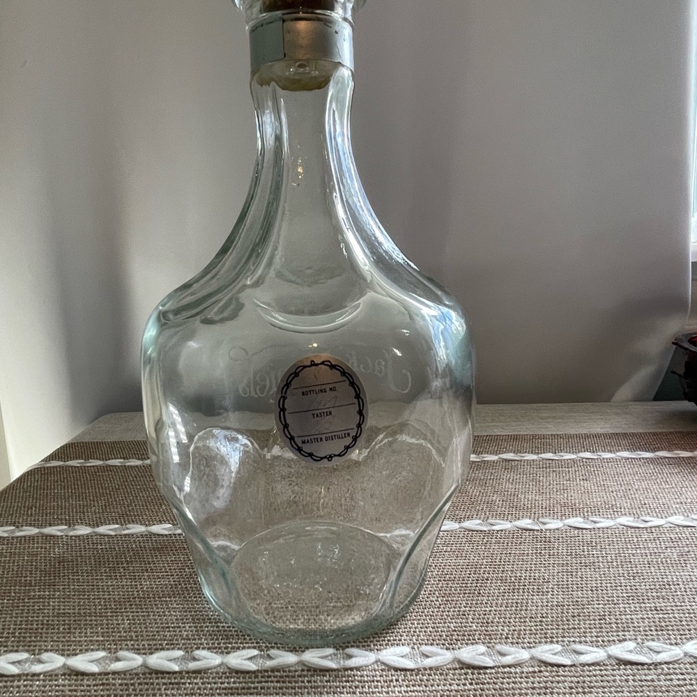 Vintage Jack Daniels Belle of Lincoln Etched Decanter 1.75 L Taster Signed Label - Picture 4 of 12